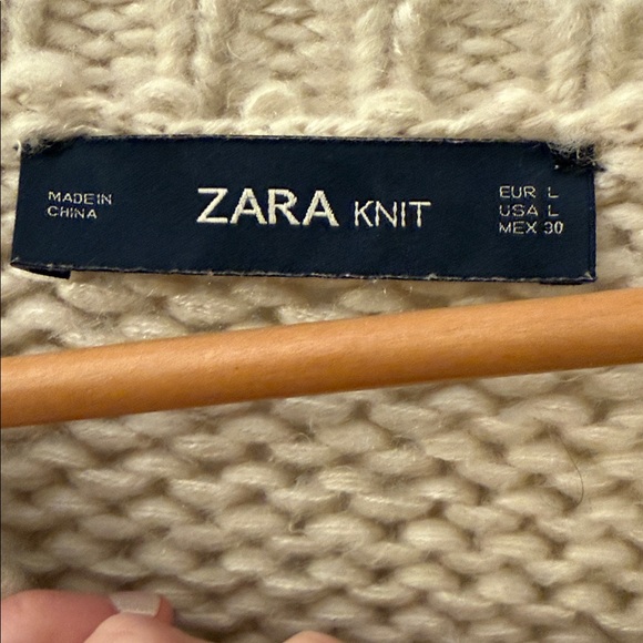 Zara Beige Sweater with Colorful Embroidery - Picture 2 of 4
